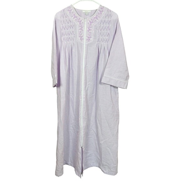 Miss Elaine Zip Front‎ Housecoat Robe Purple White Seersucker Embroidered M - Picture 1 of 13